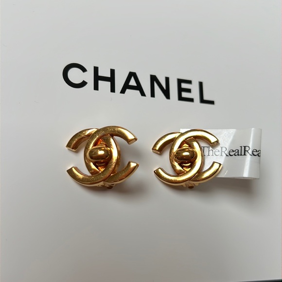 CHANEL Jewelry - Chanel vintage turnlock clip on gold earrings